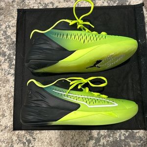 Women’s puma Basketball Sneakers size 10